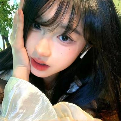 蓝与白形成的蔚蓝色